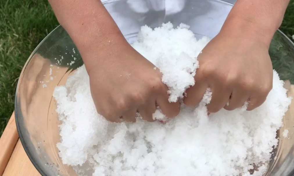 15 способов сделать искусственный снег своими руками
