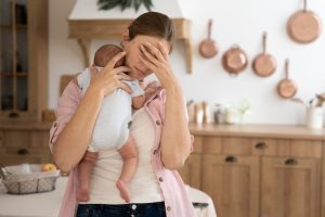 Трудный старт родительства: как защитить молодую семью от психологических кризисов и скрытых угроз