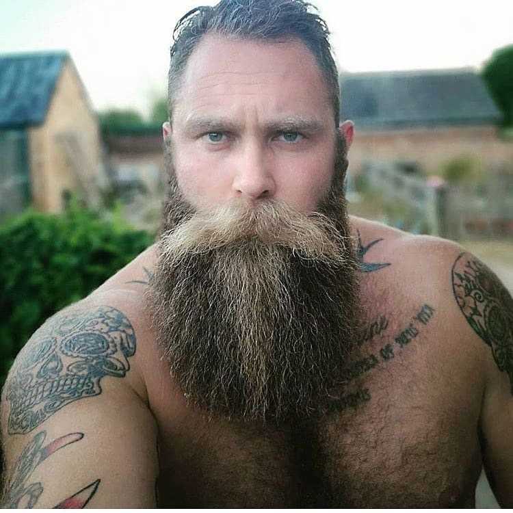 Самый суровый человек в мире с бородой