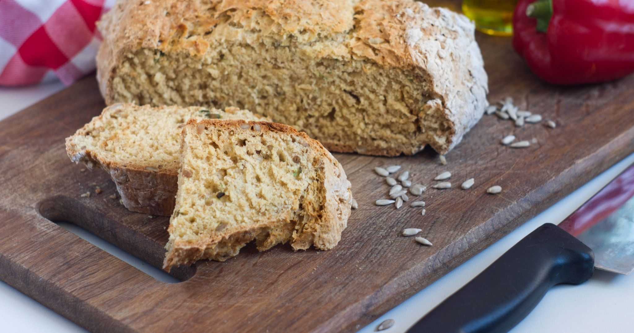 Рецепт бездрожжевого хлеба без в духовке. Содовый хлеб Ирландия. Бездрожжевой хлеб Ирландии. Домашний хлеб. Хлеб ароматный.