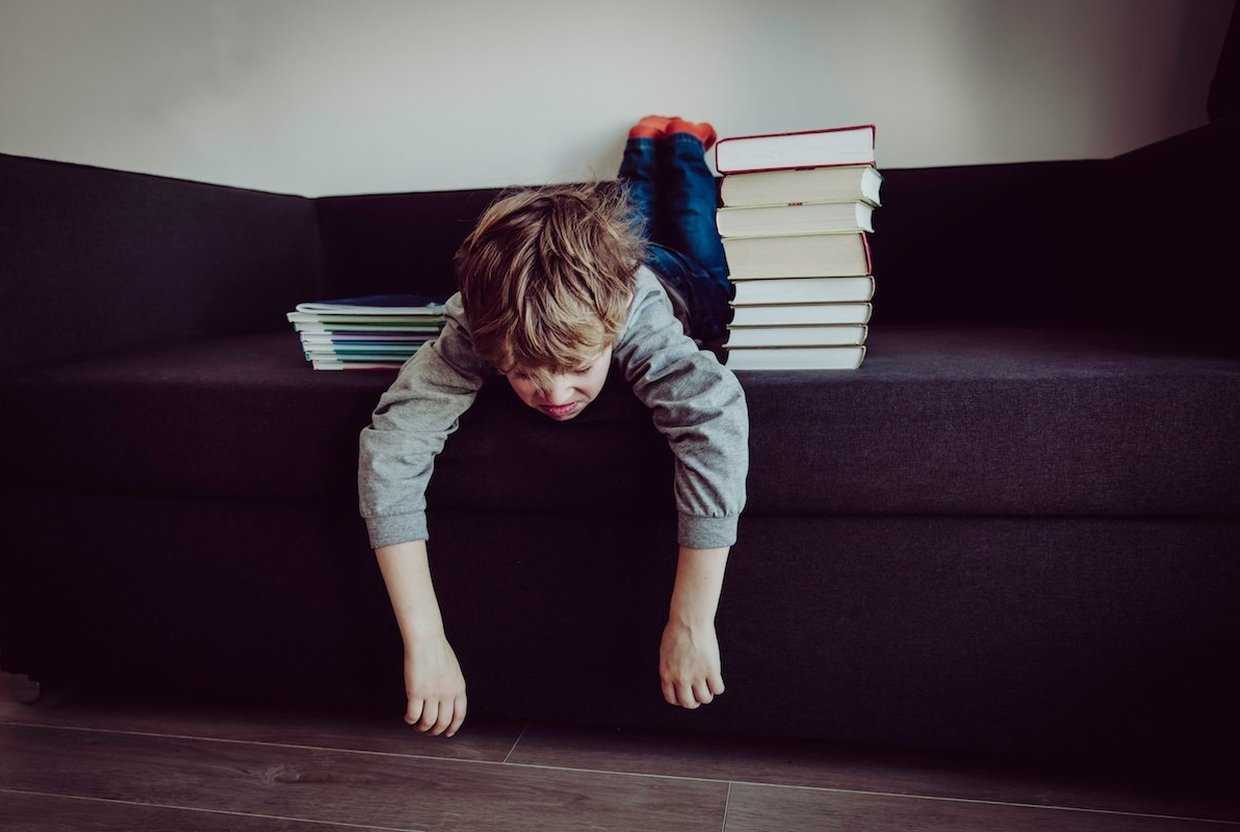 Как научить ребенка справляться с трудностями: 10 советов от психолога