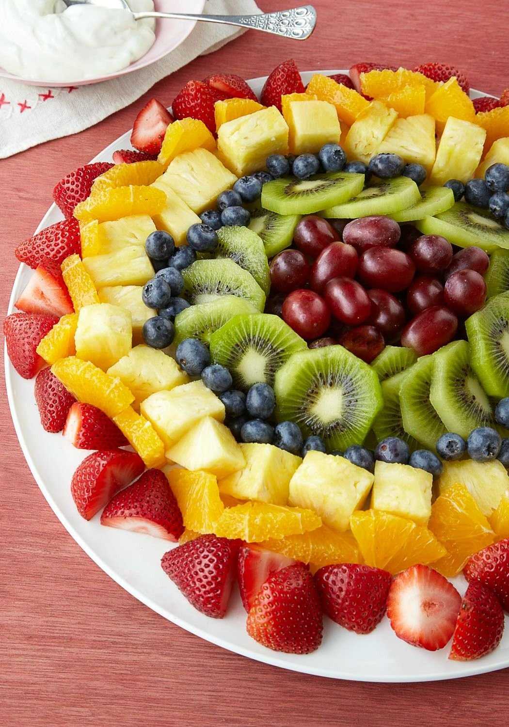 Как правильно подавать на стол фрукты? c чего начинается карвинг?